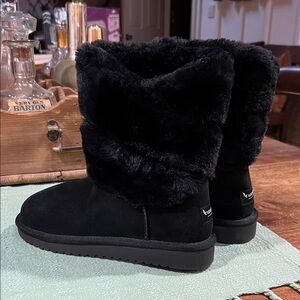 NWOT Koolaburra by UGG Dezi Short Fur Boots